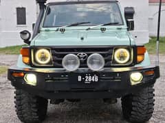 Toyota Land Cruiser 1986 RkR jeep