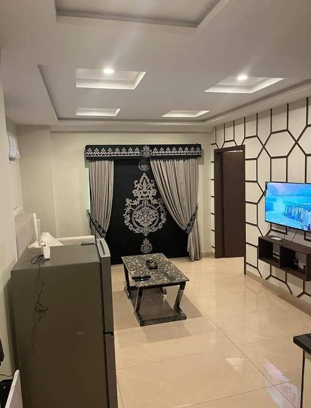 1 Bedroom VIP full furnishe flat for rent per day available in Bahia Town Lahore 2