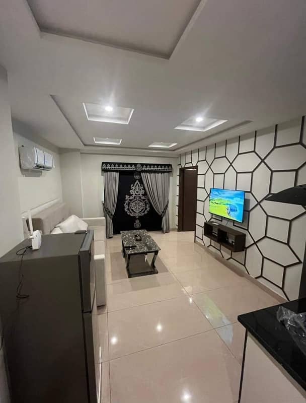 1 Bedroom VIP full furnishe flat for rent per day available in Bahia Town Lahore 3