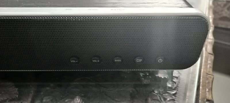 Bush Sound bar with buildin woofer. (imported) 1