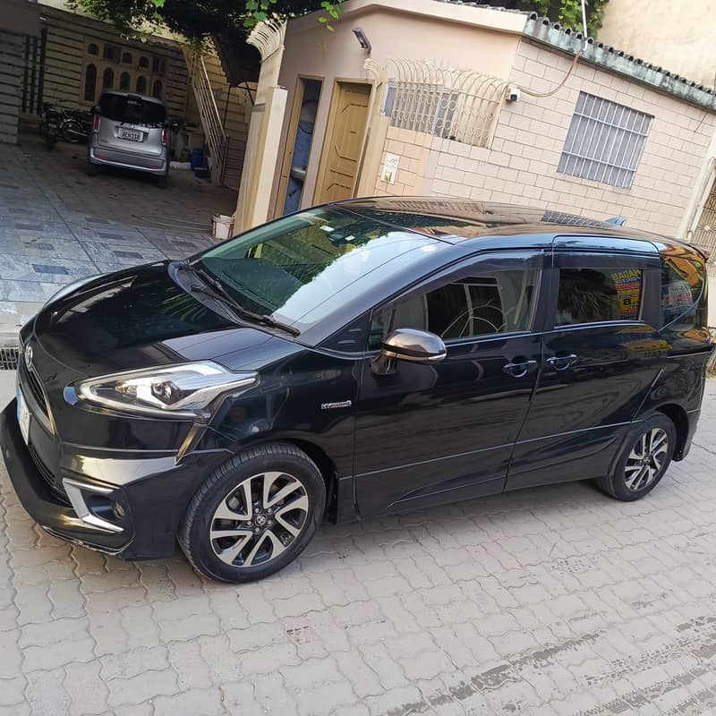 Toyota Sienta 2016 3