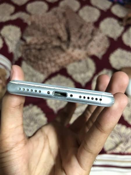 iPhone 864gb non pta 9