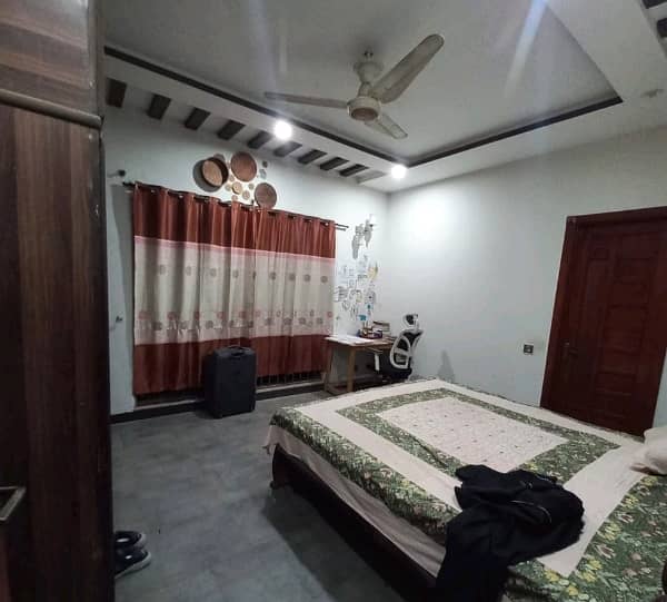 Upper Portion For rent In Beautiful Allama Iqbal Town - Pak Block 2