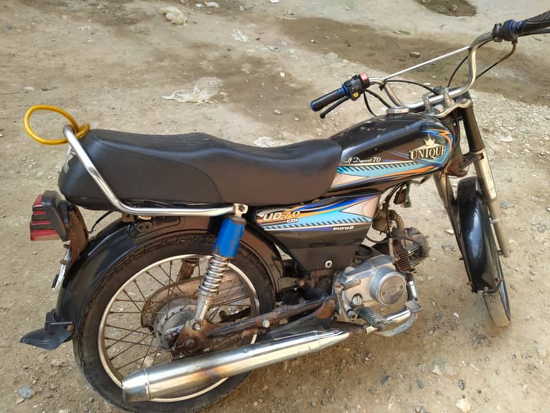 Unique black colour 70 CC bike sale very nice condition 7