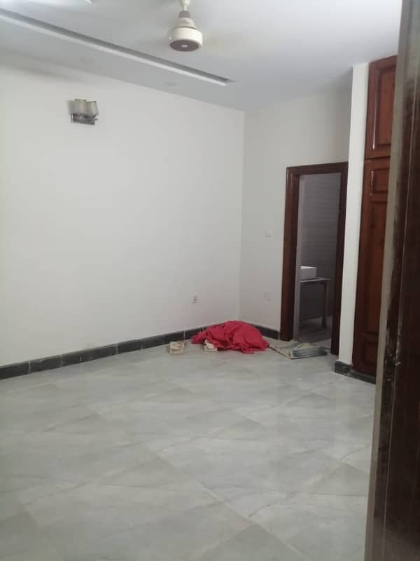 10 bed 9 bath for Hostel G-10 top Location water Boring 11