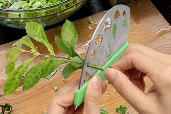 High-Quality Herb Cutter for Sale - Great Condition 0