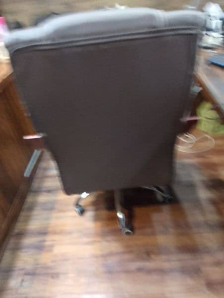 Boss chair for sale in cheap rate 2