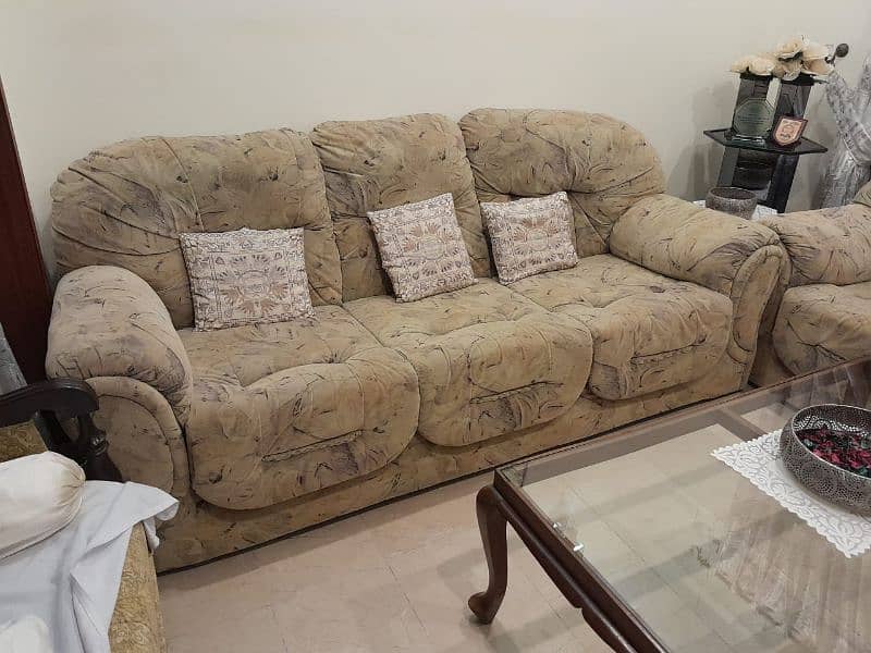 Used but new condition sofa 0