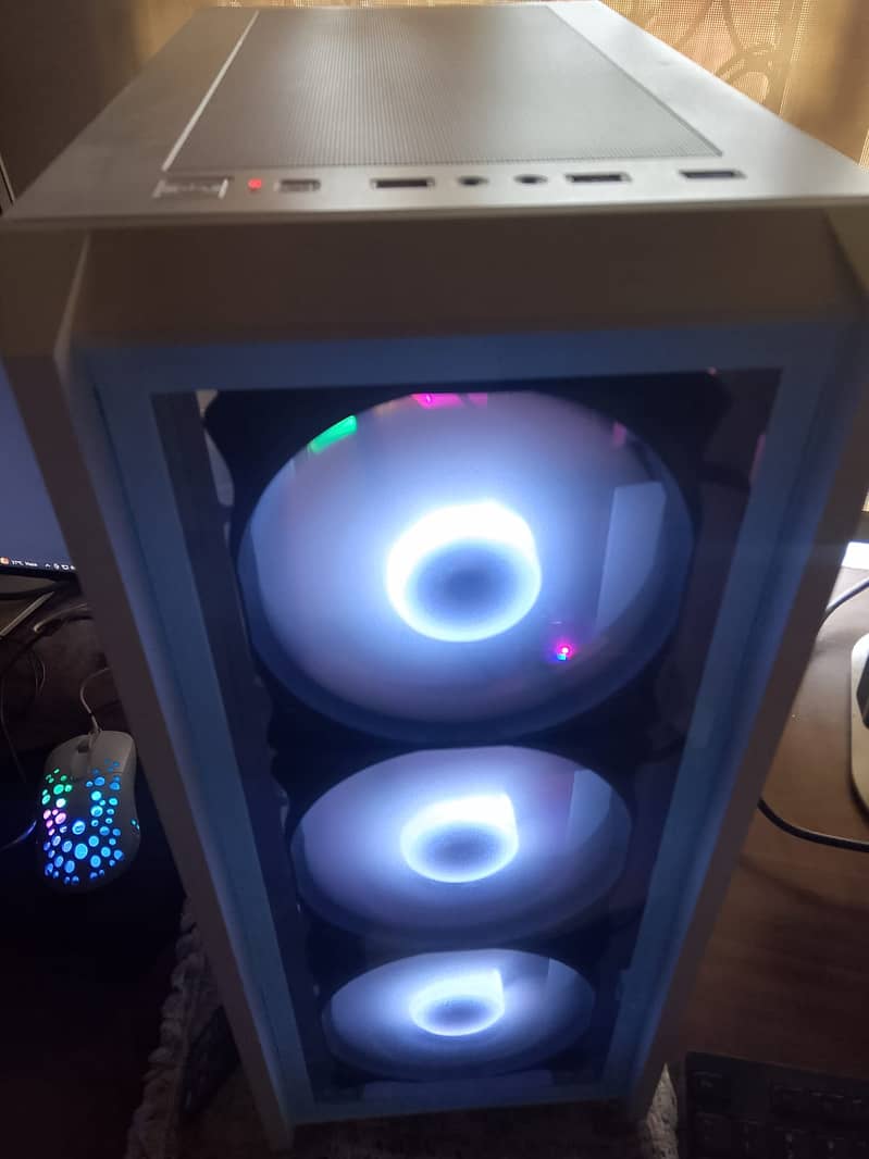 White Build i5 12400f BEAST Gaming machine 1