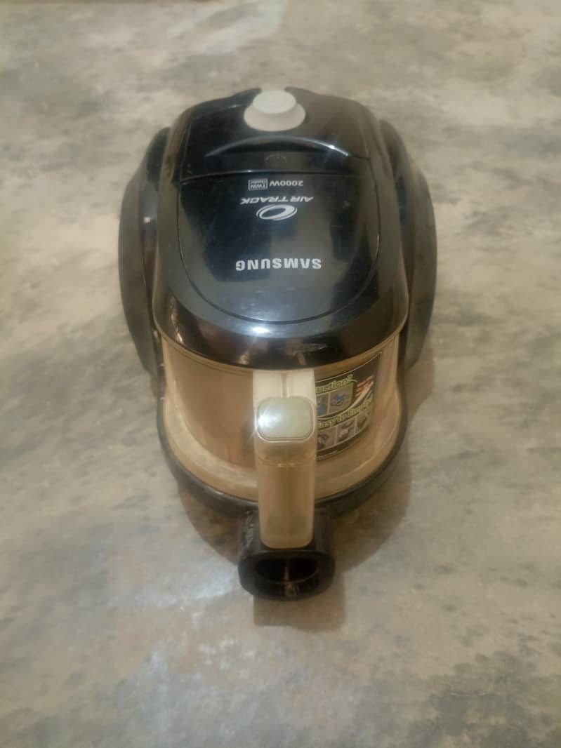 Samsung vaccume cleaner 2000 watts 1