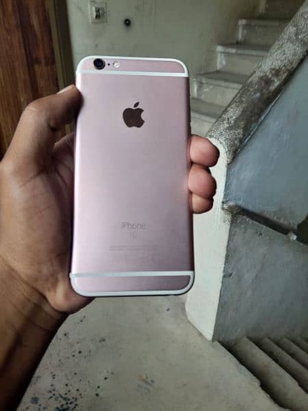 i phone . s.  64 gb 4