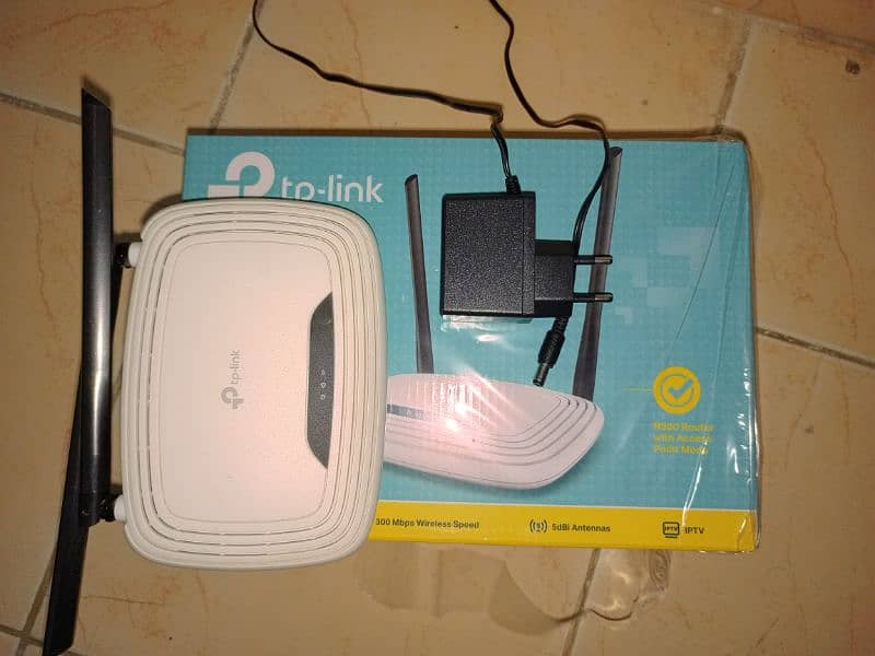 TP-Link TL-WR841N 300Mbps Wireless N Router 0