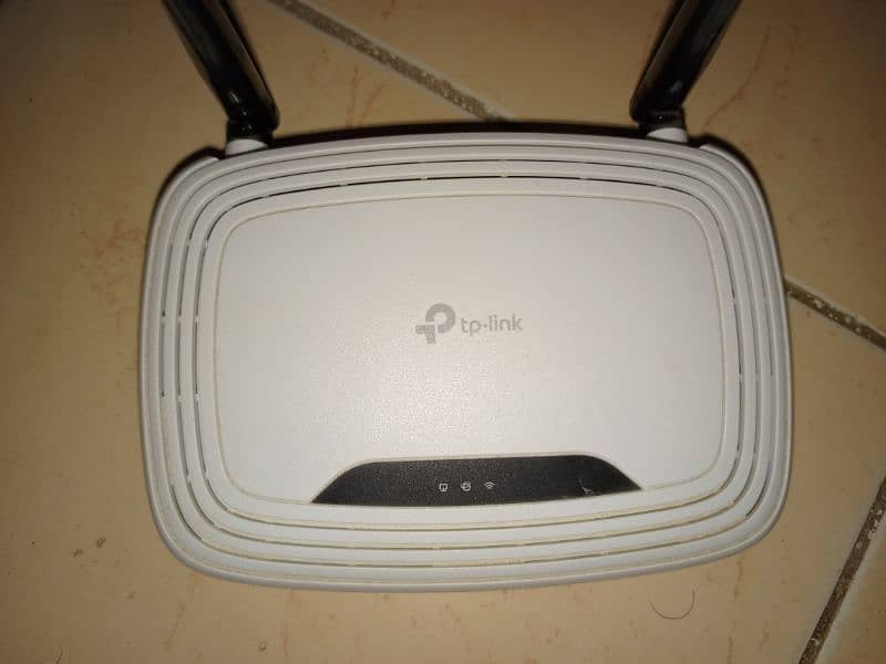 TP-Link TL-WR841N 300Mbps Wireless N Router 1