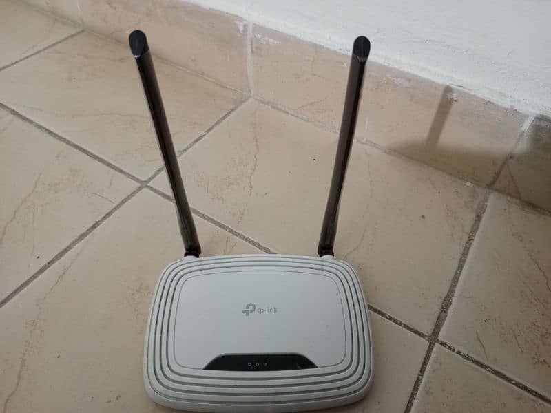 TP-Link TL-WR841N 300Mbps Wireless N Router 3