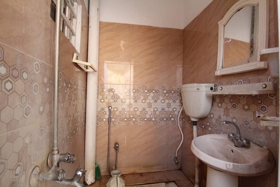 Single room attched bath near benazir hospital 1