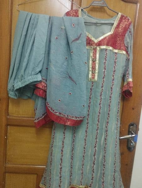 ladies chiffon and lawn 3 piece suit in 2500-3000rs 17