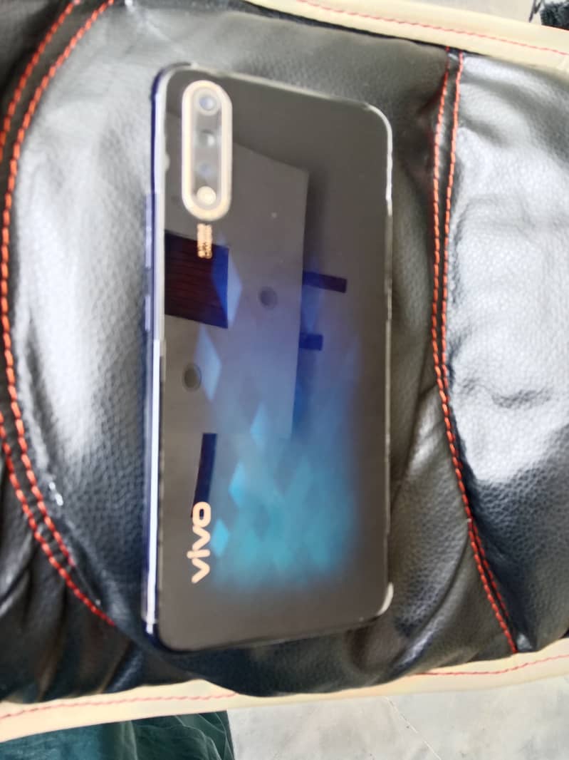 VIVO S1 HUNDRED% ORIGNAL NOT OPEN OR REPAIR 0