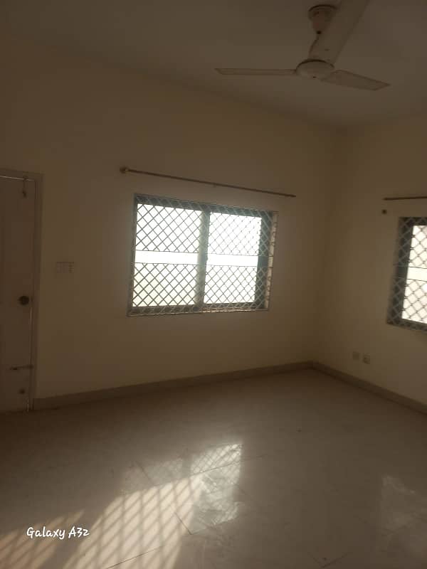 3 bed dd ground floor portion for rent 3