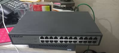 24 ports switch 10/100 metal body, BayLan