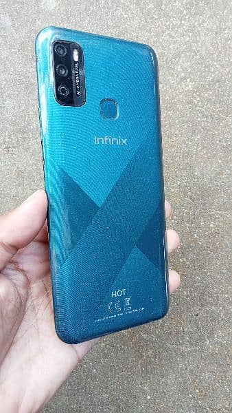 Infinix Hot 9 play 2/32 4