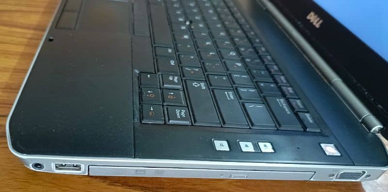 Dell e5420 Core i5 2nd Generation 4GB Ram 256 GB Hd 14.1” Display 2