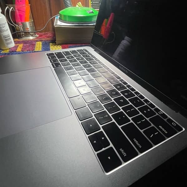 MacBook Pro 13-inch (2017) – Excellent Condition 3