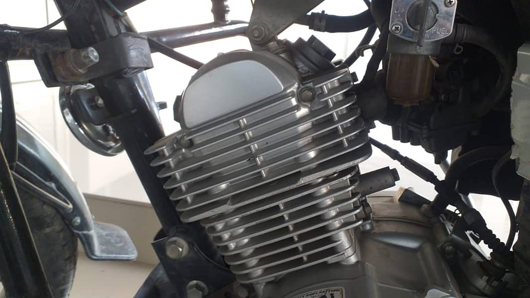 Yamaha YB 125Z (2019) Black Color 3