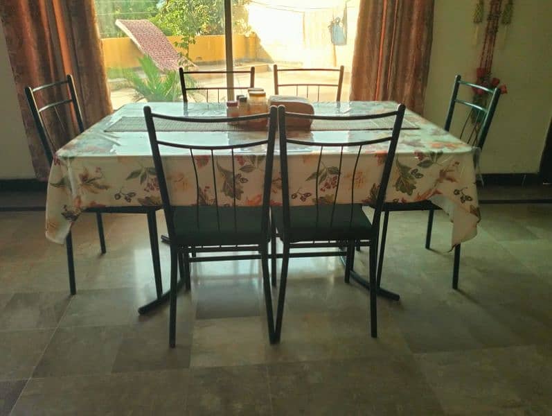 Dinning table rot iron 4