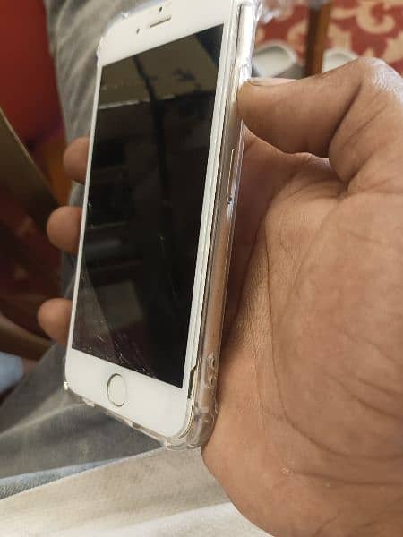 i phone 6s teach tuta hova hy baki all ok hy non PTA hy 3