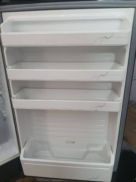 Dawlance Refrigerator Medium Size 2 Door 4