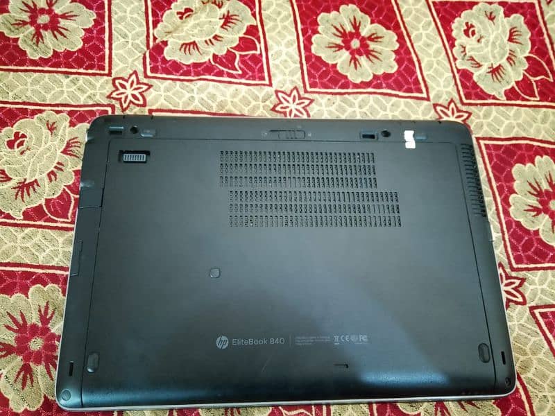 Hp Elite book 8gb ram 256gb SSD are available in good condition 6