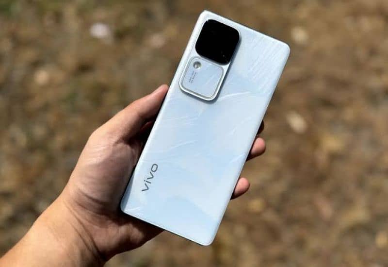 VIVO V30 12GB/256GB 3