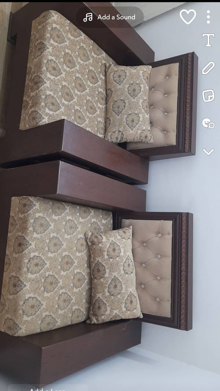 Almost New sofa set  slightly use 3