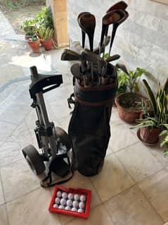 Complete golf set with cart and balls