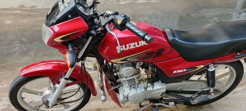 Suzuki gd110s new Tiers. New condition 2