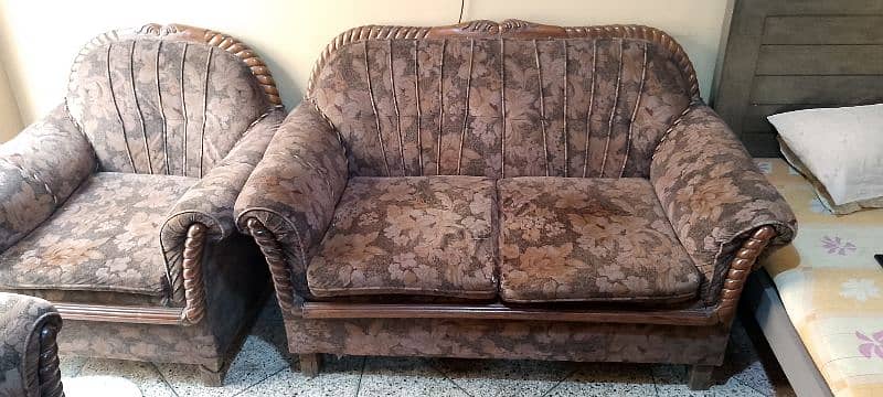 3 Sofa Set in good condition 1