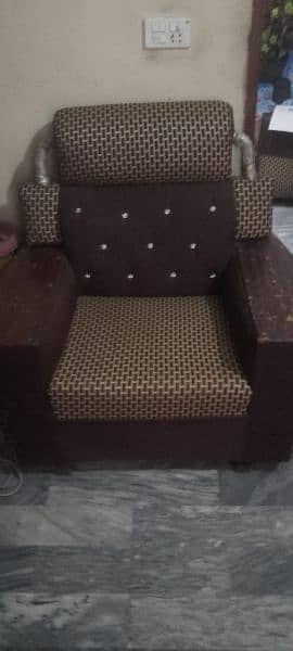 urgent sale sofa 3