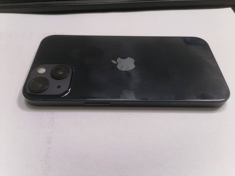 iPhone 13 Midnight Jv128gb 100% health 10/10condition 4month sim time. 8