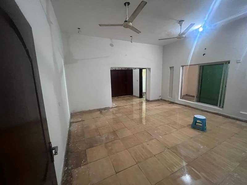 2 kanal indipendent First floor with wide parking 1