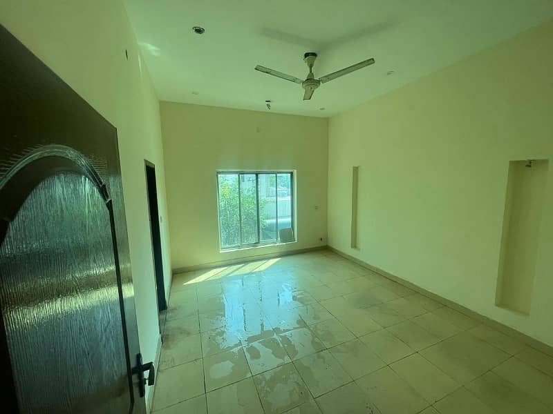 2 kanal indipendent First floor with wide parking 4