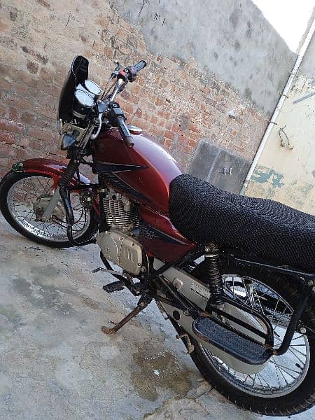 Suzuki Gs150 3