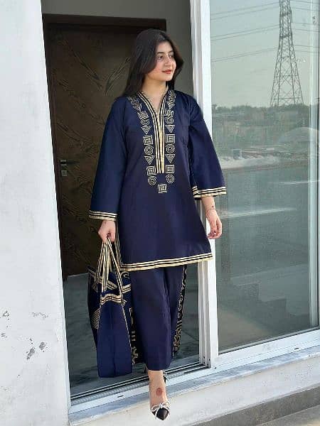 2 PCs woman stitched Linen printed shirt and trouser 5