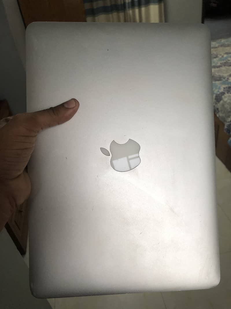 MACBOOK PRO Core i7 13 INCH 8GB RAM 256GB SSD Computer & Laptop