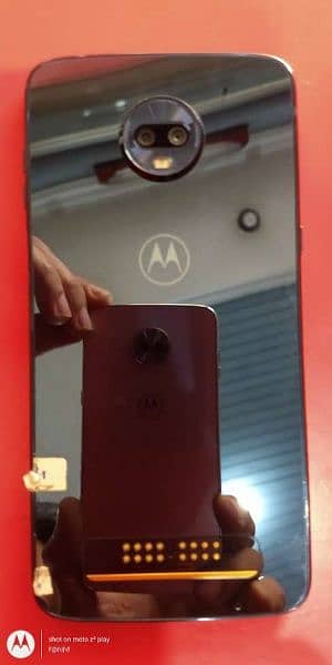 Moto Z3 play 4