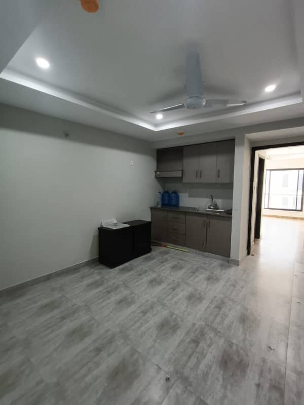 ONE BED APPARTMENT AVAILABLE FOR RENT IN BAHRIA TOWN PHASE 7 4