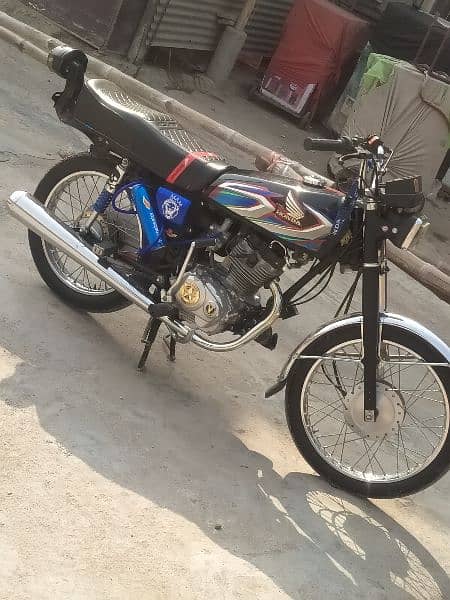 Honda 125 10/10 condition 1000km drive. 0