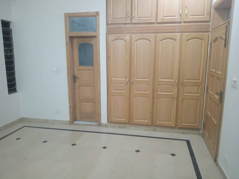 G-11/1 40*80 Main double Road full House For Rent Rent 5