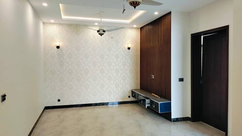 Gorgeous 480 Square Feet Flat For rent Available In Bahria Town - Block AA 6