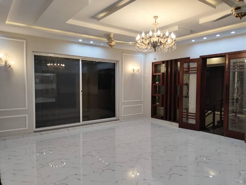 Ready To Buy A House 10 Marla In Bahria Town - Overseas B 3