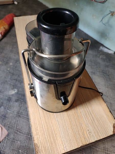 Westpoint Deluxe WF-5161 Juicer for Sale 3